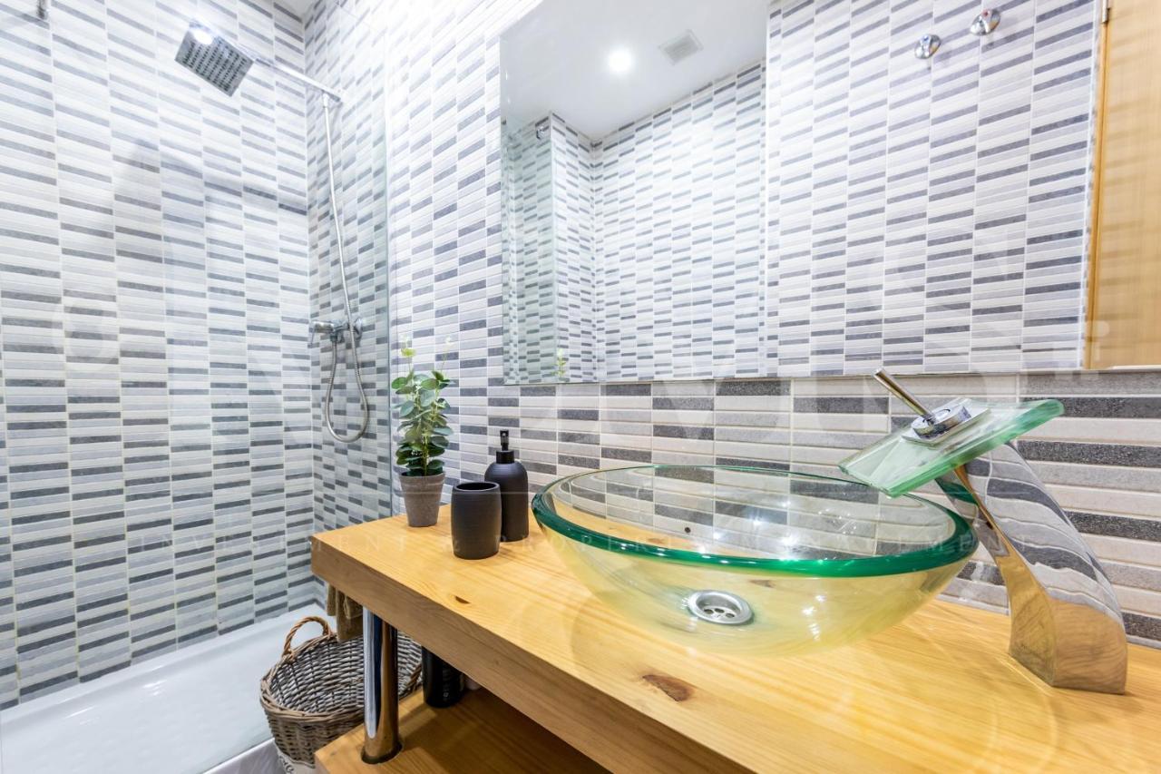 Appartamento Cozy Flat With Common Pool & Parking - Center By Rems Málaga Esterno foto